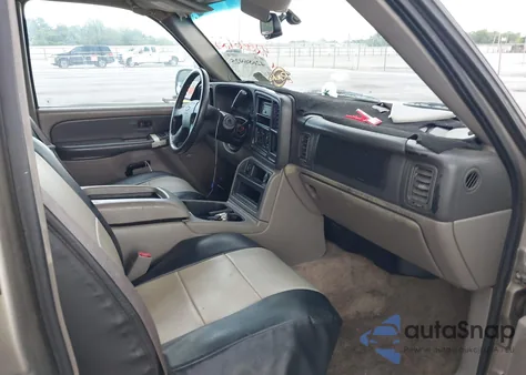 2004 Chevrolet Suburban 1500 Lt from USA, damaged, VIN 1GNEC16Z74J107885